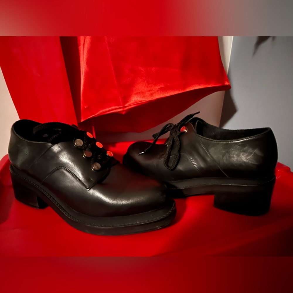 Miisto London chunky Oxford laceup shoes.